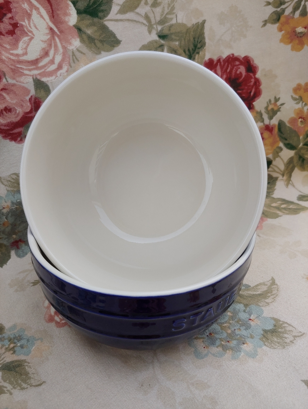STAUB 2 Piece 6.5 Inch Universal Vitreous Glass Porcelain Bowl Set in Dark Blue - Picture 11 of 11